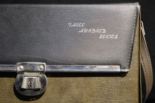 Vintage Automatic Polaroid Land Camera 320 with Case, Flash & Flashbulbs - Picture 13 of 13