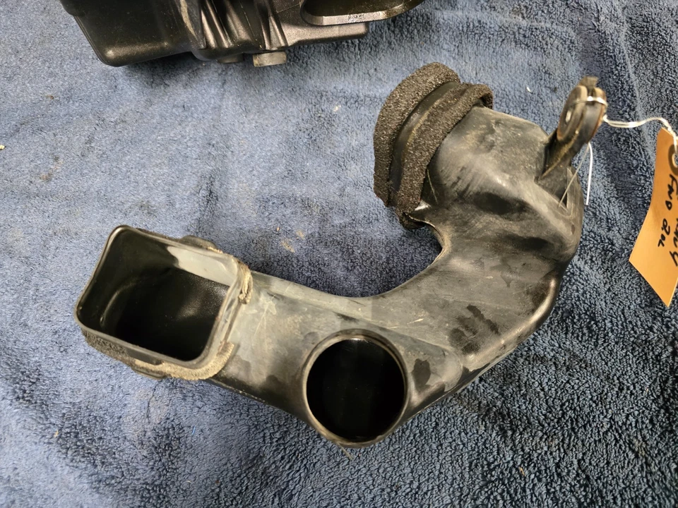 Juego de resonador de tubo de caja de filtro de aire Toyota Rav4 2.0 1998-2000 tracción delantera Foto 4 de 4