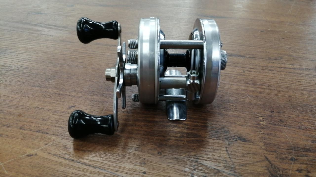 Abugarcia 77 Ambassadeur 4500C Vintage Bait Reel - Image 2