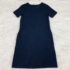 Ann Taylor short sleeve crew neck ribbed knit shift dress in navy blue pockets