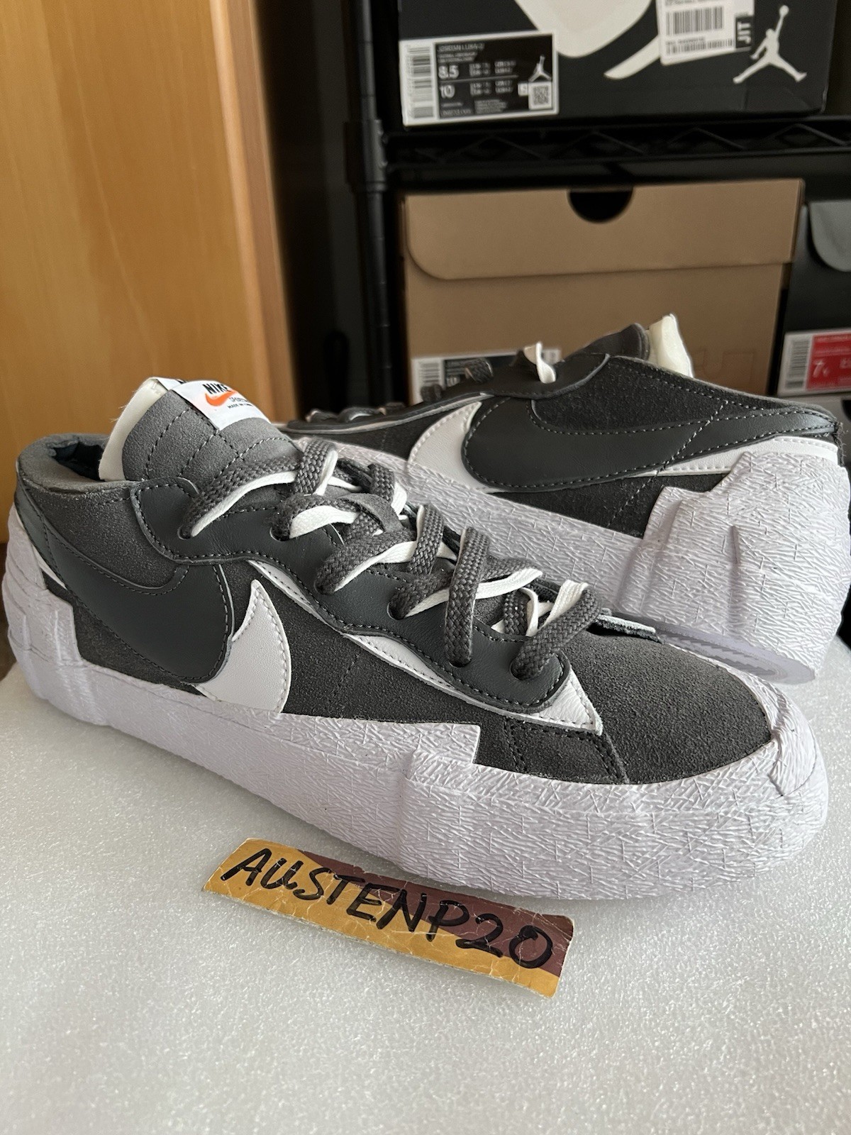 SACAI X NIKE NUOVO DS NIKE Blazer BASSO x SACAI grigio ferro bianco taglia 10 5 DD1877 002 Air Force 1