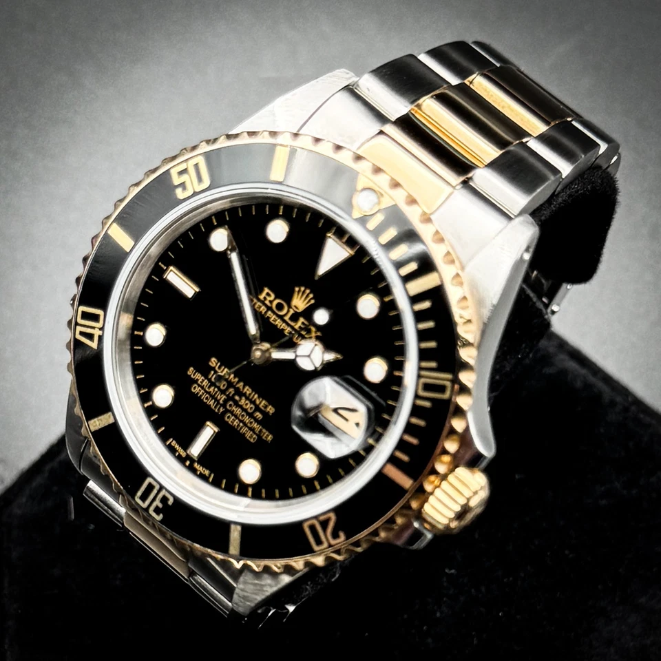 Rolex Submariner 16803 | Esfera negra bicolor | 40 mm | Juego completo Foto 2 de 4