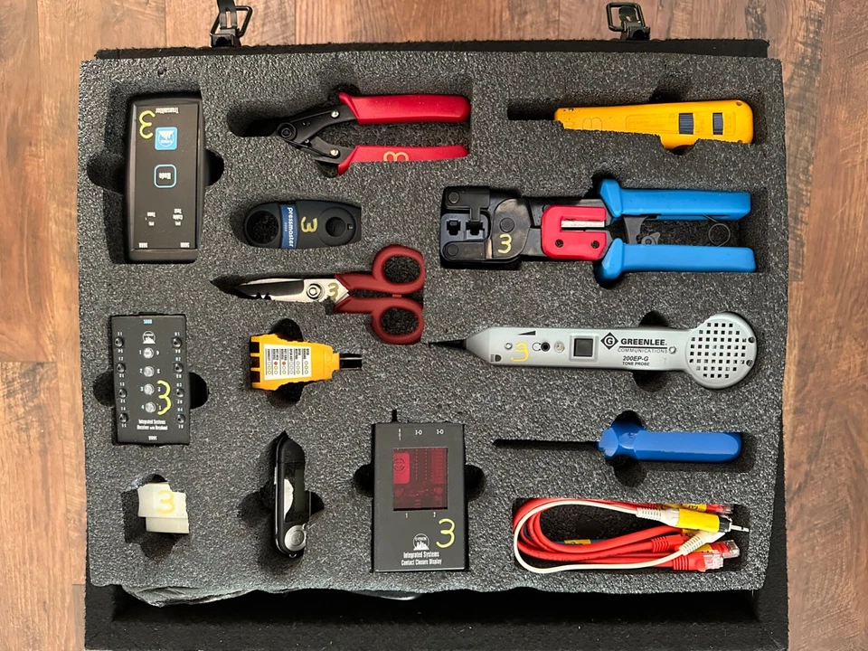 Kit de instalación y prueba de teléfono por Internet portátil Foto 2 de 4