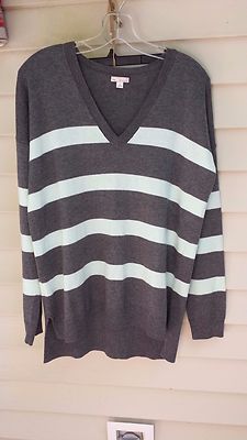 GAP Designed & Crafted Women's V Neck Blouse  GRAY LIGHT BLUE SIZE S Small  