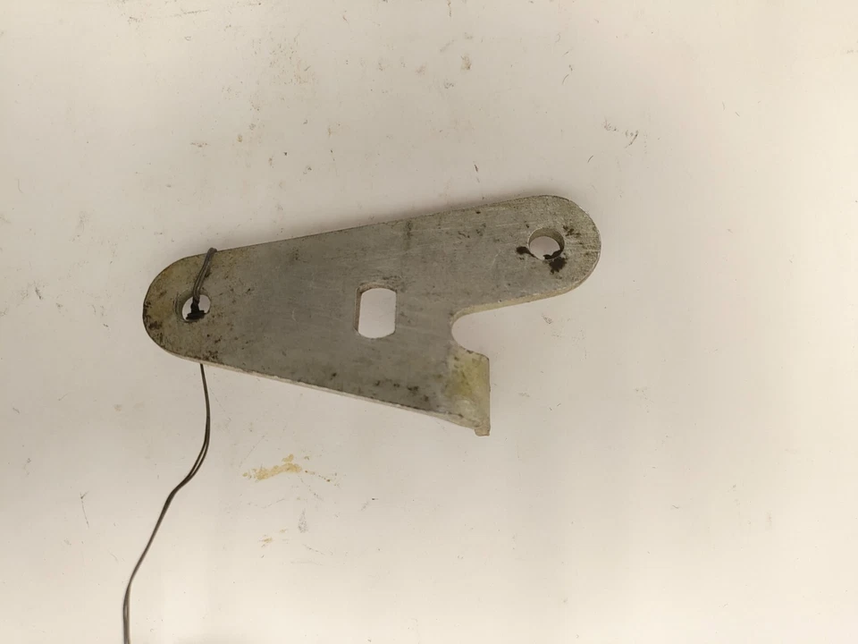 Dodge Plymouth Desoto Deluxe 1939 S-6 P8 Deluxe capó izquierdo manivela de bloqueo nuevo 793910. Foto 2 de 3