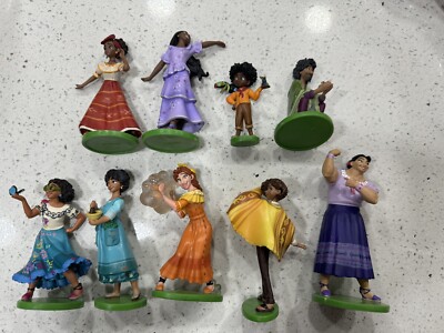 Encanto Madrigal Set Of 9 PVC Set Figure Figurine 3  Holiday Charm Cake Topper