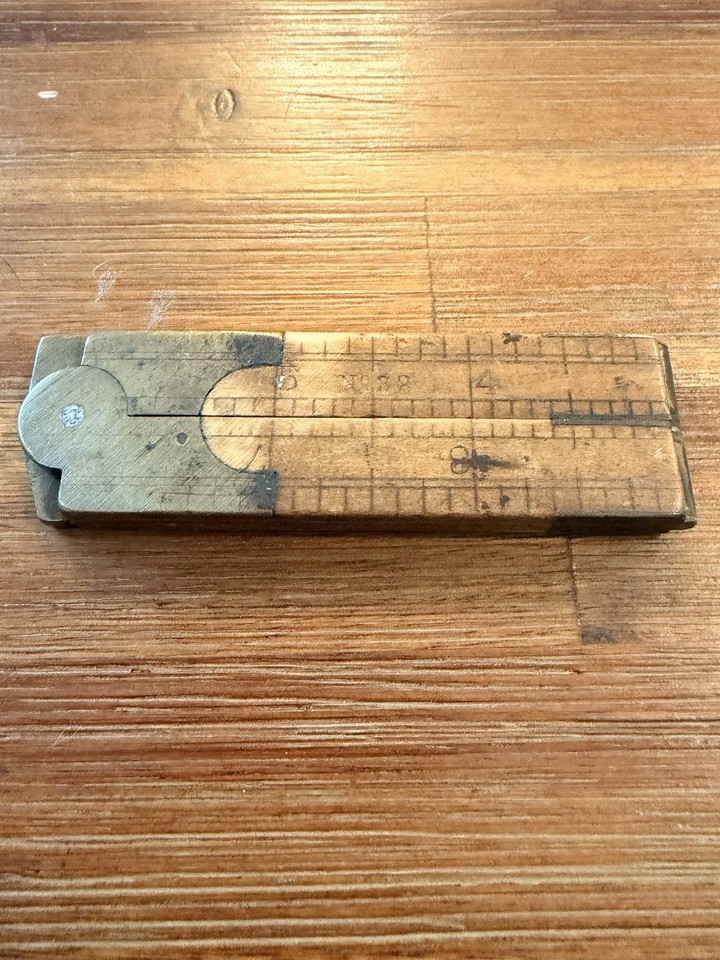 Vintage No. 32 1-Ft 4-Fold Boxwood & Brass Caliper Pocket Rule Carpenter Tool