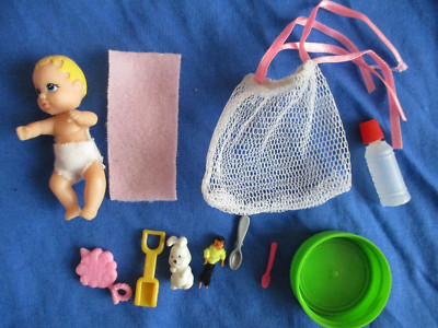 Barbie Puppe Baby Krissy Set Konvolut Wickelauflage Netz Hase Flasche blond ,,