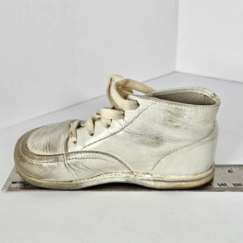 VTG Baby Shoes White Leather Saddle Walking Lace Up Fashion Nursery Room Decor - Picture 10 of 23