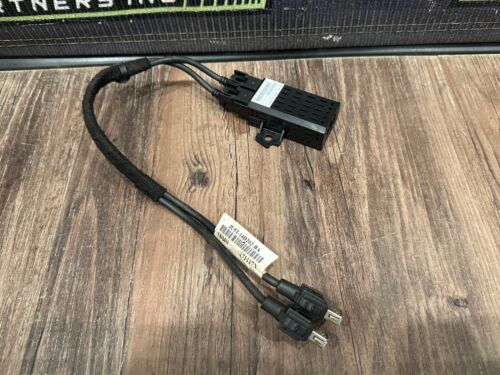 2017-2020 FORD F250 F350 USB PORT W/ ADAPTER OEM JU5T-14D202-BA/GU5T-19J211-AA - Picture 1 of 7