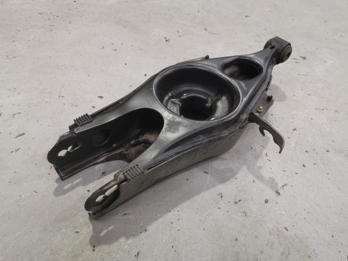 MERCEDES E CLASS LEFT REAR TRAILING ARM LOWER SPRING SEAT, COIL SPRING TYPE, W21