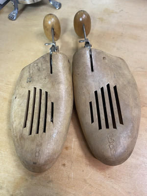 VINTAGE MILLER TRADEMARK OAMCO U.S.A Wooden Shoe Tree Stretchers Size 8/3