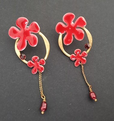 Pilgrim Ohrringe Hänger Boho Hippie Blumen Blüten Look Gold Vintage Emaille rot