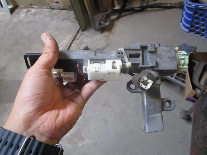 Оригинальный замок ключа зажигания в сборе для Nissan Frontier 2005-2019 годов выпуска - Изображение 2 из 3