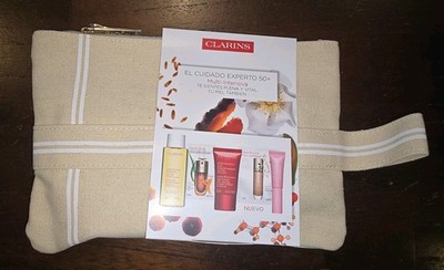 Clarins Beautycase mit Pflegeprodukten für die Haut ab 50+