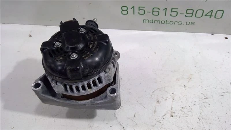 Chevrolet Tahoe 2016-2020 motor alternador generador OEM 84143543 Foto 4 de 4