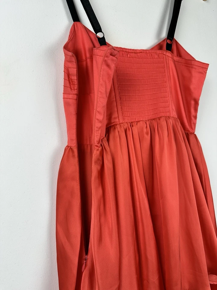 Vestido Babydoll GO International Coral Talla 3 Niveles Dobladillo Correas Ajustables Cremallera Lateral Foto 3 de 4