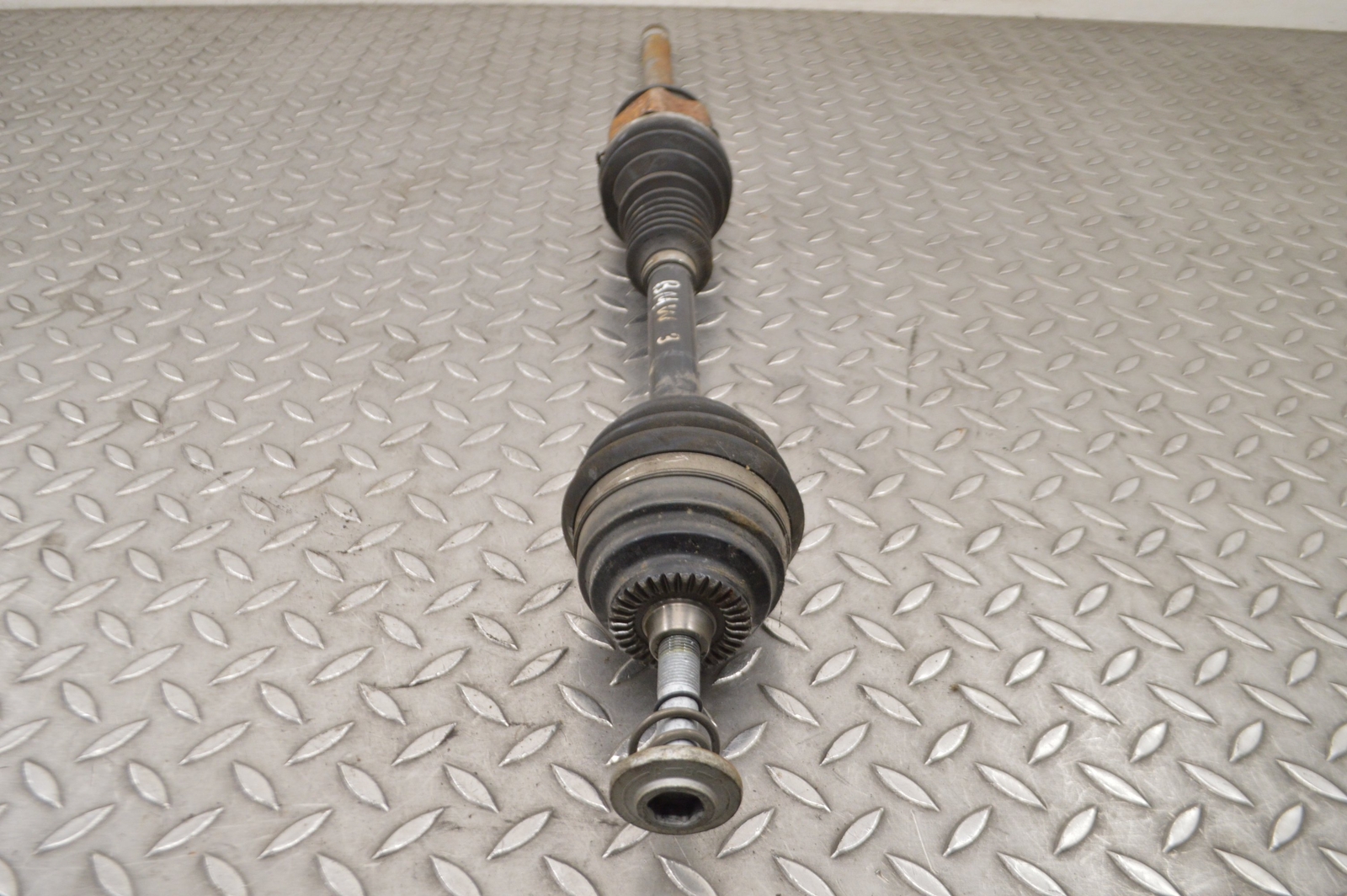 BMW 3 F34 320d xDrive 2016 RHD Front Right Driveshaft 7597694  