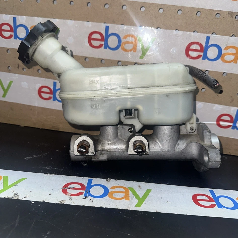 Brake Master Cylinder Assembly W Reservoir Fits 2007 Chevy Uplander  - Image 4 of 4