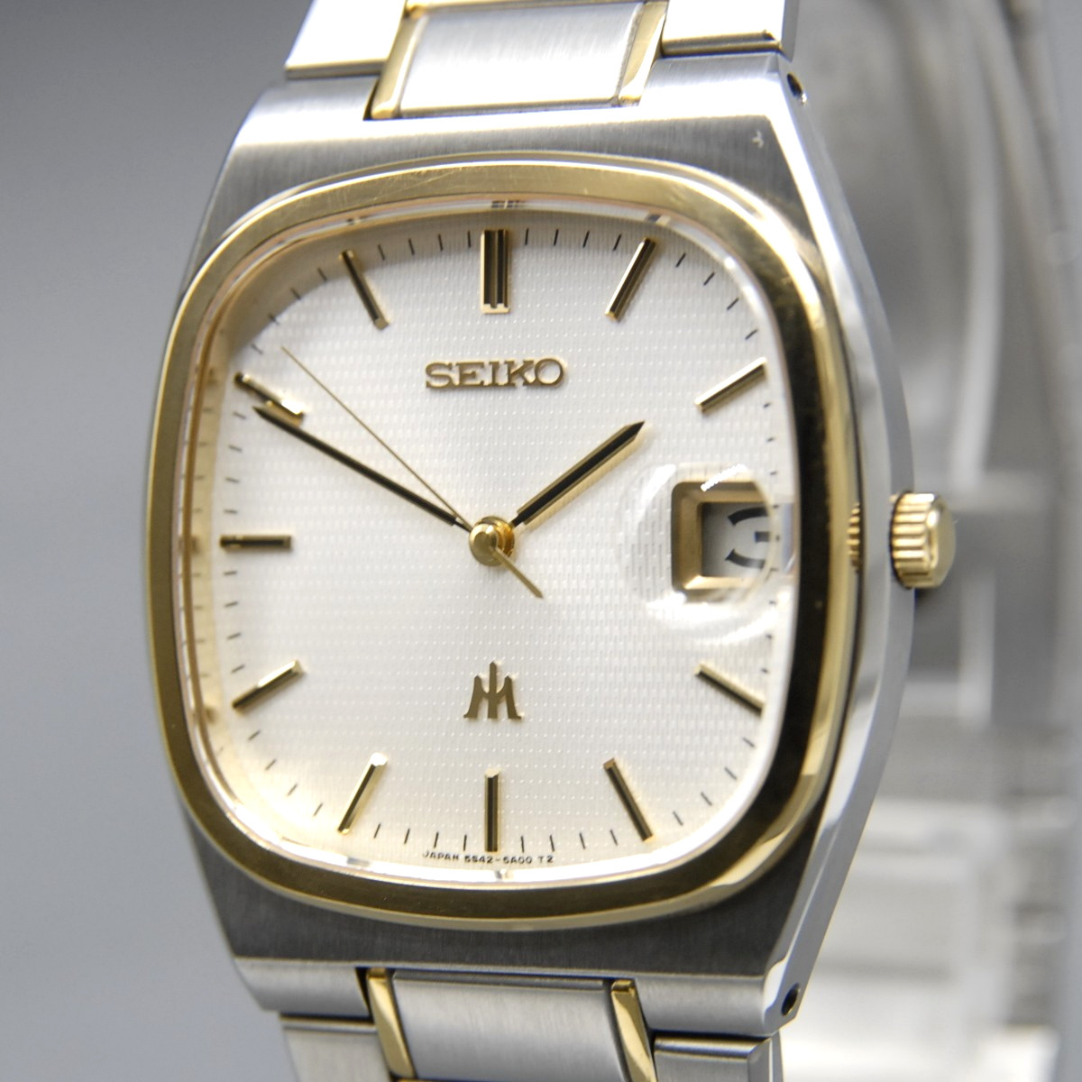[Near Dial Majesta Men's Date Vintage 33mm Watch SEIKO White 5S42-5A00 QZ MINT] - vintagewatches.pk