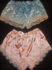 2 Pairs Of Satiny Sleep Shorts Med  Large