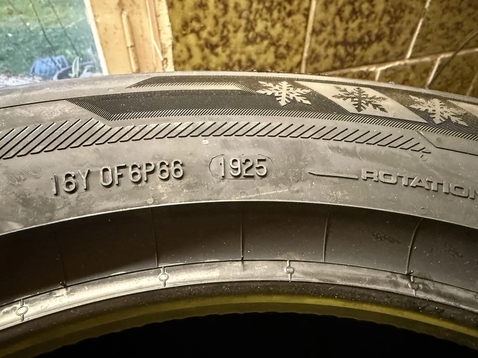 Neue Barum Winterreifen 235/55  17 - Bild 3 von 4