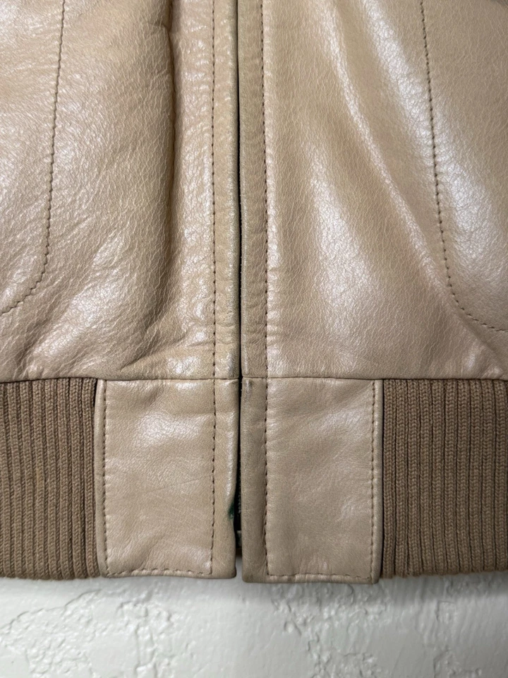 Women’s Vintage 2002 Gap Tan Leather Bomber Jacket Size Medium - Image 3 of 4