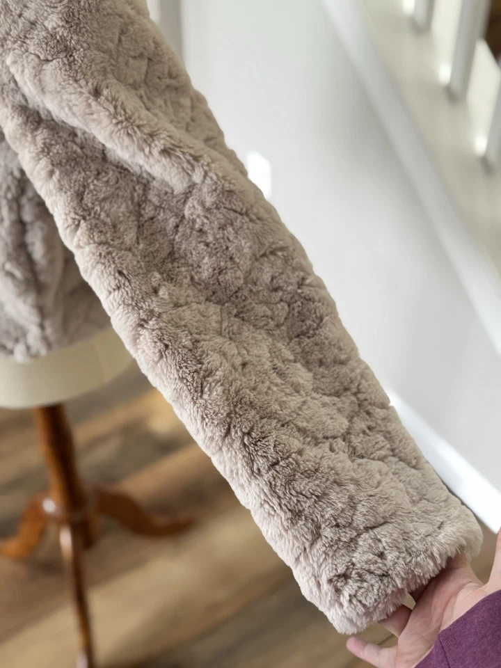 Jaqueta de pele sintética Lauren Conrad tamanho pequeno feminina bronzeada coquetel inverno quente formal - Imagem 2 de 4