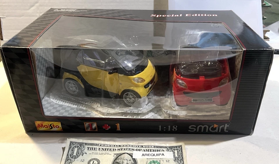 Maisto Smart car Fortwo 1:18 Die cast Yellow/Red shell Special Edition 31852 - Image 2 of 4
