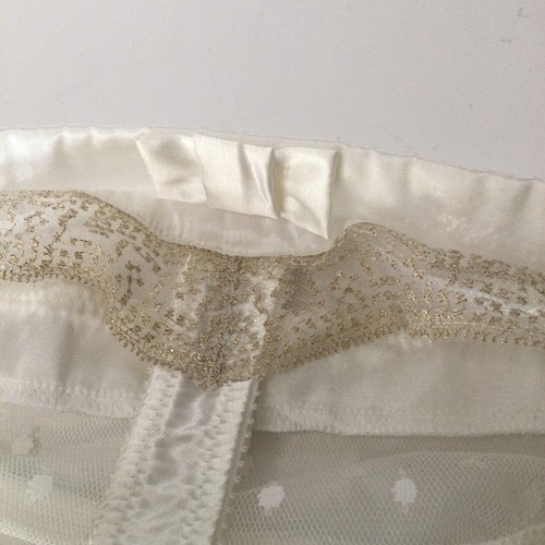 HUIT 8 VISITE PRIVEE SATIN THONG IVORY WITH GOLD SIZE XS NWOT $50 - Picture 9 of 9