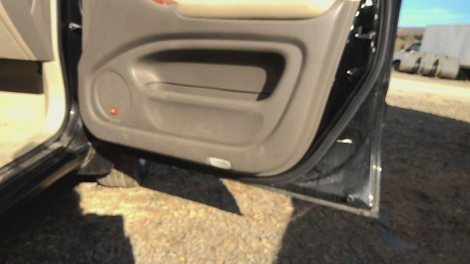 05 TOYOTA HIGHLANDER Front Door Passengerblack=202 Scuff Foto 3 de 3
