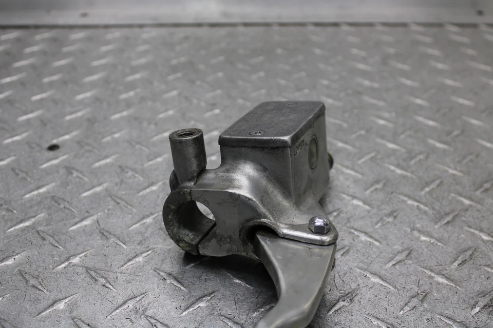 Suzuki Intruder 750 1989 vs750GLP freno delantero cilindro maestro 59600-24B50 Foto 3 de 4