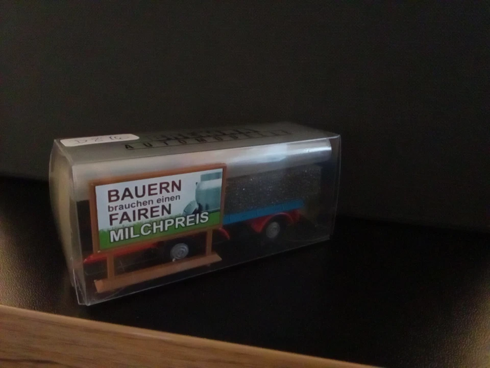 D896 Brekina HO 1:87 neu Ovp Anhänger Werbetafel Kuh Fair Milch Bauern Landwirt - Bild 3 von 4