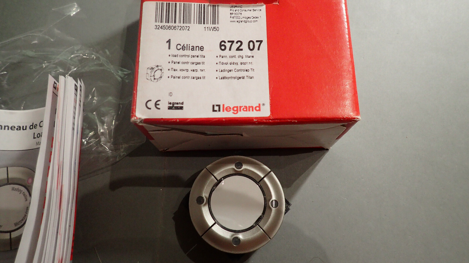 Commande Céliane BUS SCS Legrand 67207 pour contrôle des charges domotiques blanc