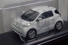 Toyota IQ 2012 White 1/43 Scale Mini Car Box Display Diecast Vol 182