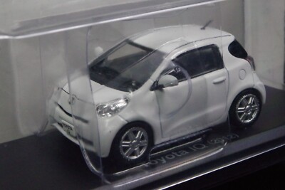 Toyota IQ 2012 White 1/43 Scale Mini Car Box Display Diecast Vol