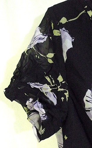 Ann Taylor Floral Print Black Short Sleeve V-Neck Silk Top size 4 - Bild 4 von 14