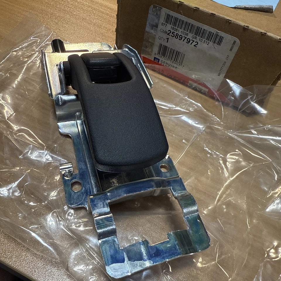 Manija de puerta interior lateral derecha OEM GM 25897972 para Chevy Equinox Pontiac 06-09 Foto 3 de 4