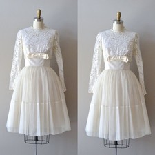 Vintage Long Sleeves Wedding Dress Lace White Ivory Short Mini Bridal Gowns