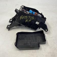09 10 11 12 TOYOTA RAV-4 Engine Fuse Relay Box
