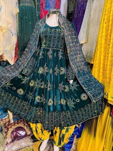 afghan traditional dress - Picture 15 of 20