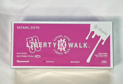Liberty Walk 1/64 LB-TRUCKS HINO PROFIA Transport Pink in Hand