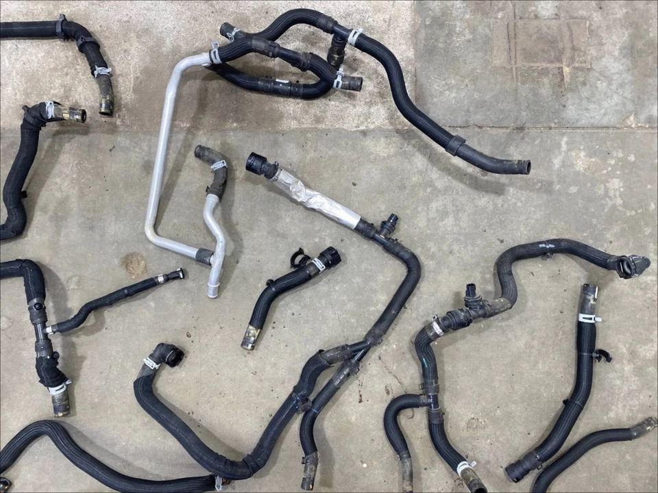 Pipe, coolant Chrysler Pacifica 2018 - Image 4 of 4