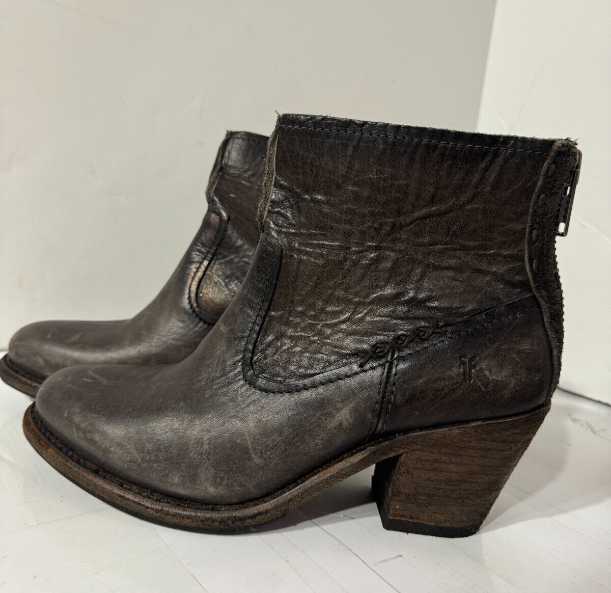 FRYE Gray Leather  display picture 1