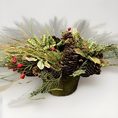 Christmas Centerpiece Pinecone Evergreen Berry Arrangement Holiday Table Décor