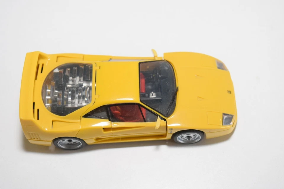 V 1:43 HERPA FERRARI F40 F 40 YELLOW NEAR MINT CONDITION - Image 3 of 4
