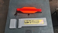 UNIVERSAL SAFETY HAZARD WARNING TRANGLE