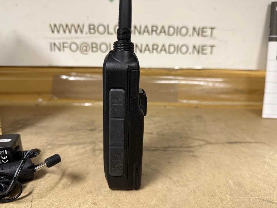 Icom ID 52e pari al nuovo 08/2025 Garanzia Ufficiale - Immagine 4 di 4