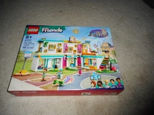 LEGO FRIENDS HEARTLAKE INTERNATIONAL SCHOOL 41731..**NEW**FREE SHIPPING**