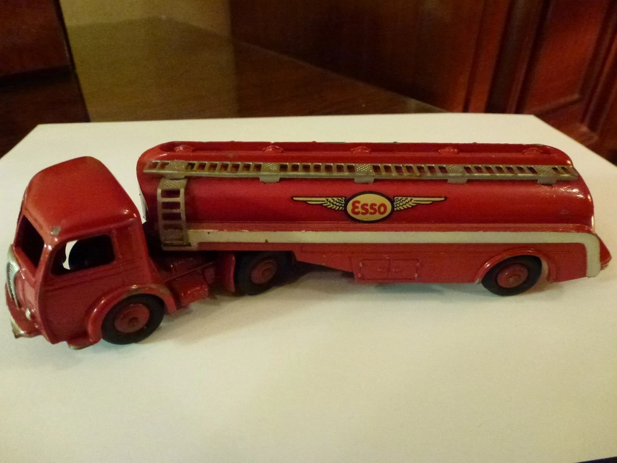 Camion-citerne Dinky Unic ZU 121 Izoard 1954 Mobilgas - Résine 1:50 - Collection